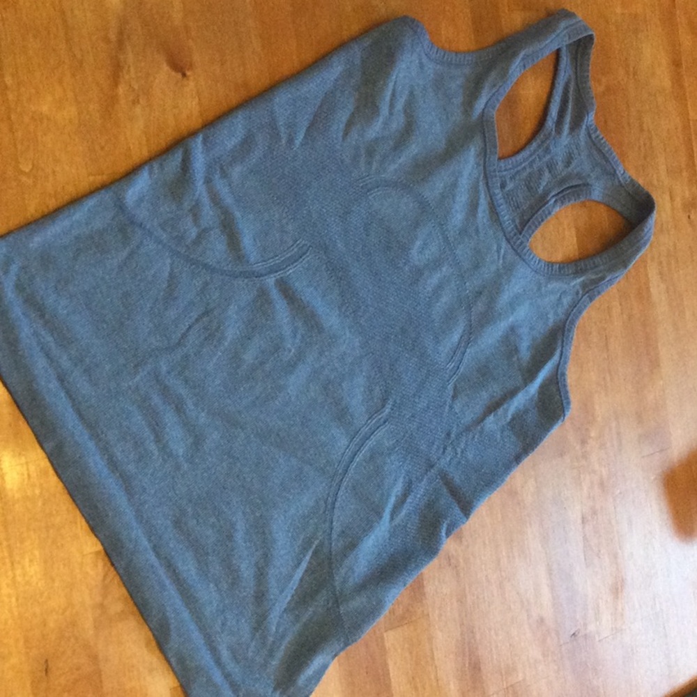 Lululemon Tank 4